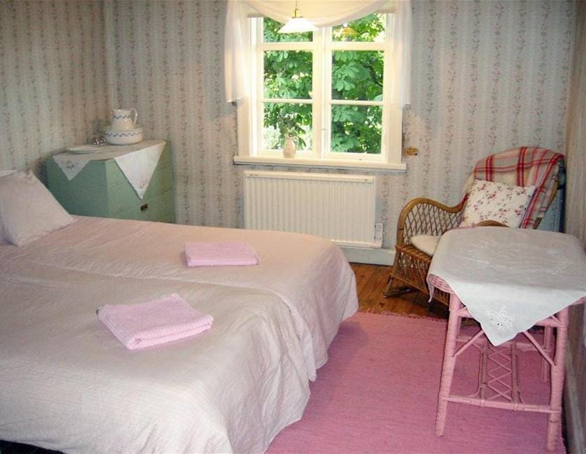Day, Photo of the whole room