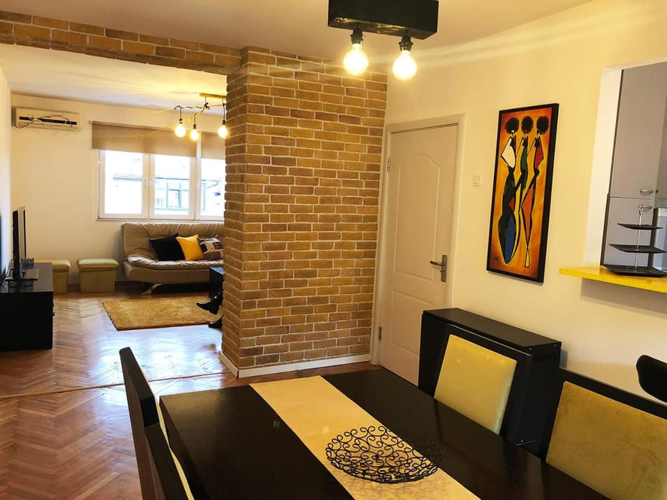 Coffee/tea facilities, Dining area