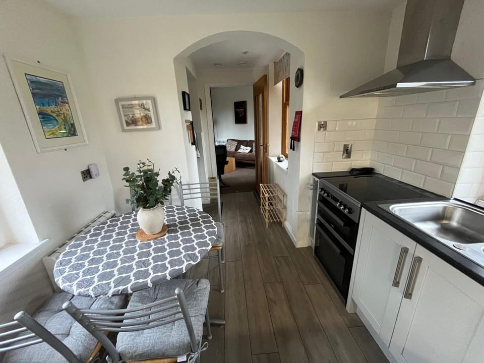 Dining area, kitchen