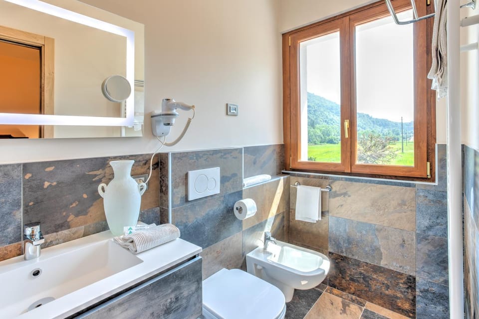 Shower, Toilet, Bathroom, Garden view, Mountain view, Pool view