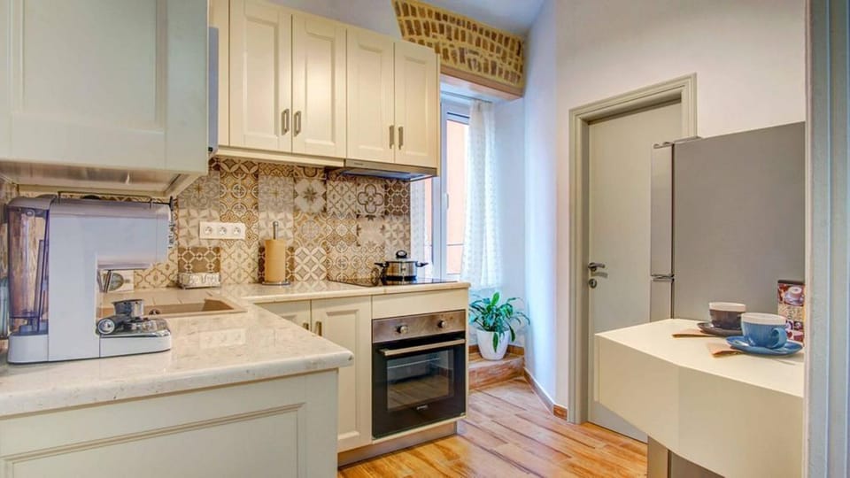 microwave, oven, stove, toaster, kitchen