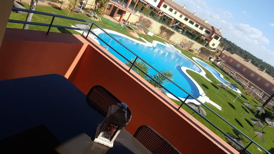 Balcony/Terrace, Swimming pool