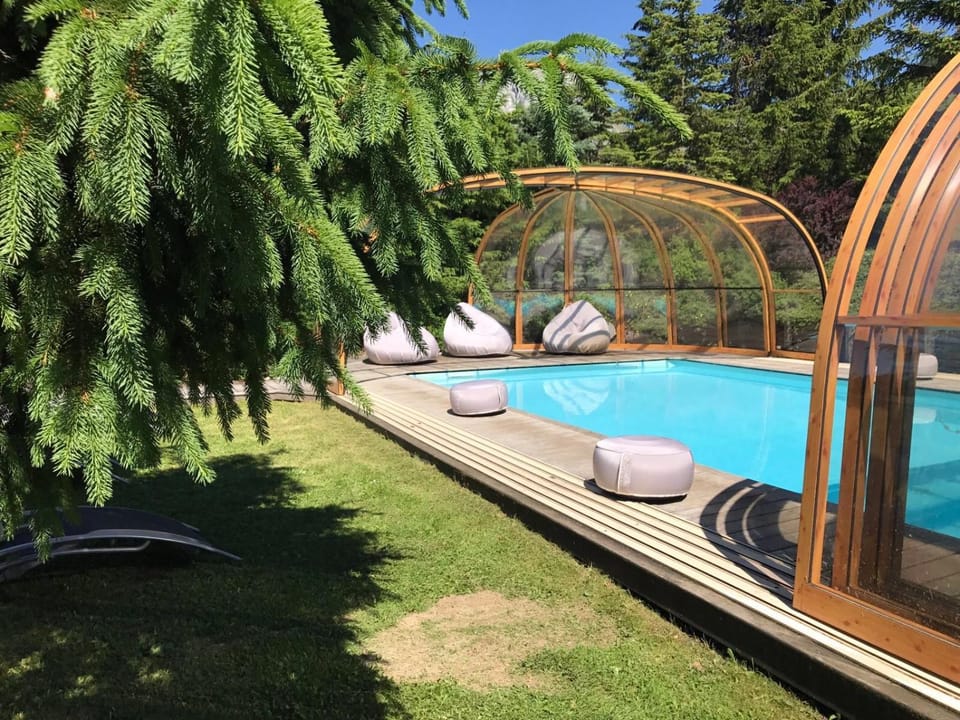 Garden, Garden view, Pool view, Swimming pool, sunbed