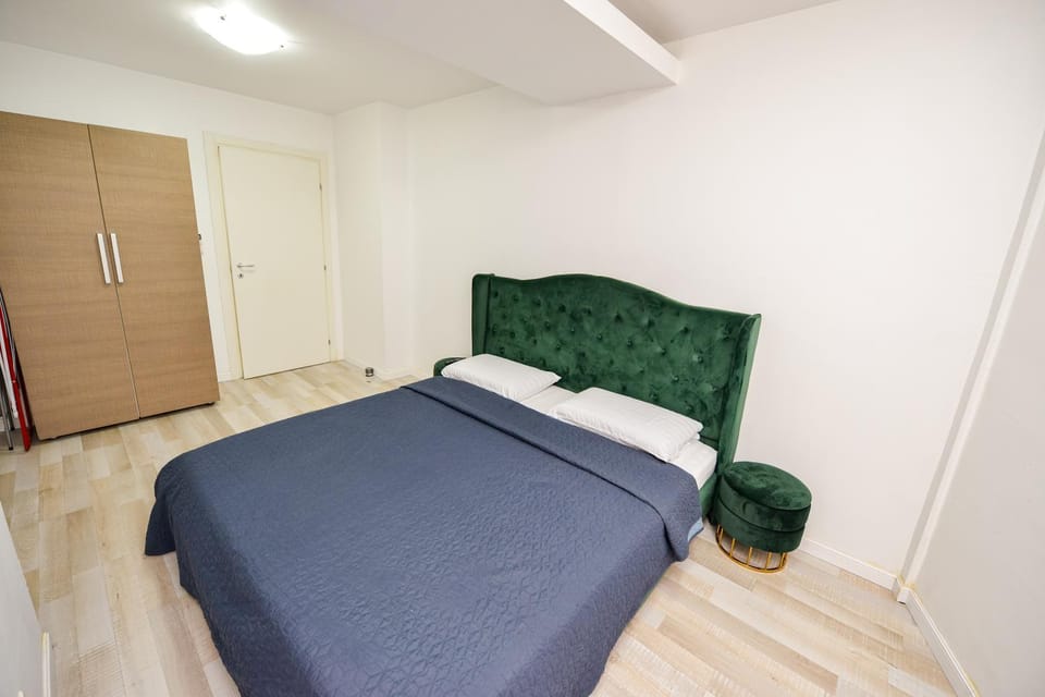 Bed, Photo of the whole room, Bedroom, wardrobe