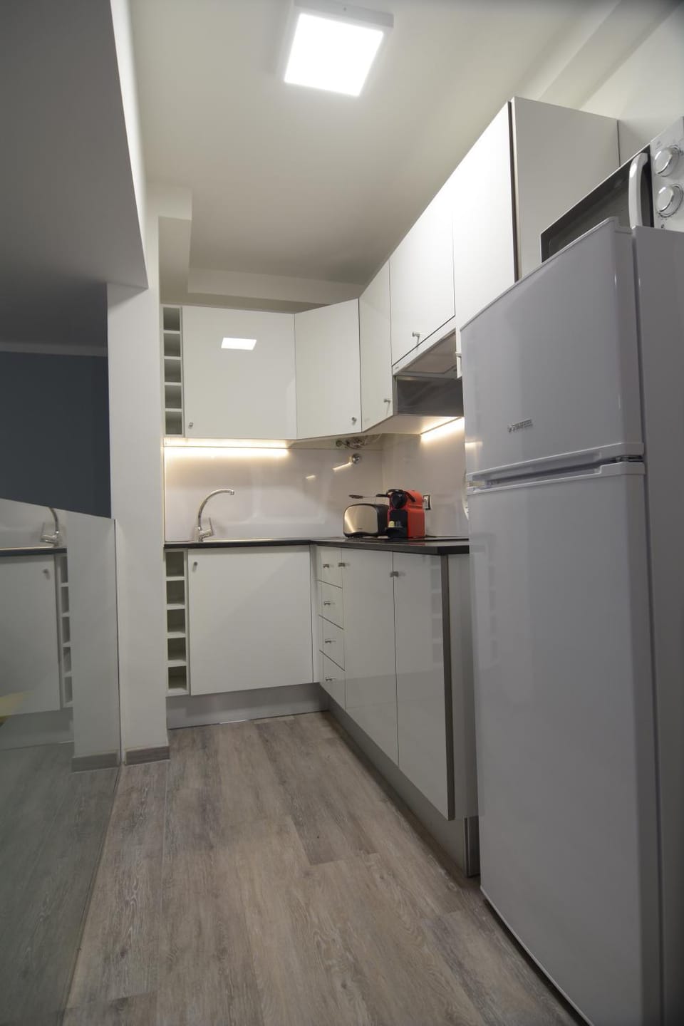 Coffee/tea facilities, Kitchen or kitchenette, Dining area