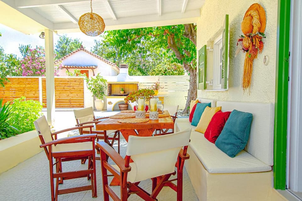 Patio, Patio, BBQ facilities, BBQ facilities, Garden, Garden, Balcony/Terrace, Balcony/Terrace, Dining area, Text overlay, Garden view