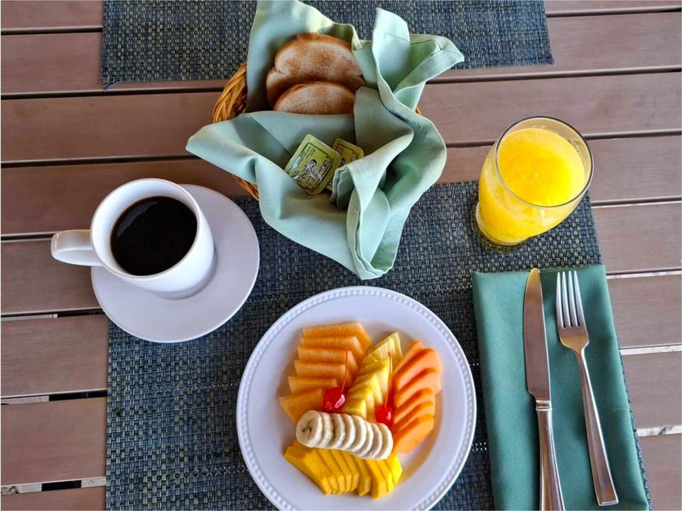 Food and drinks, Breakfast, Continental breakfast