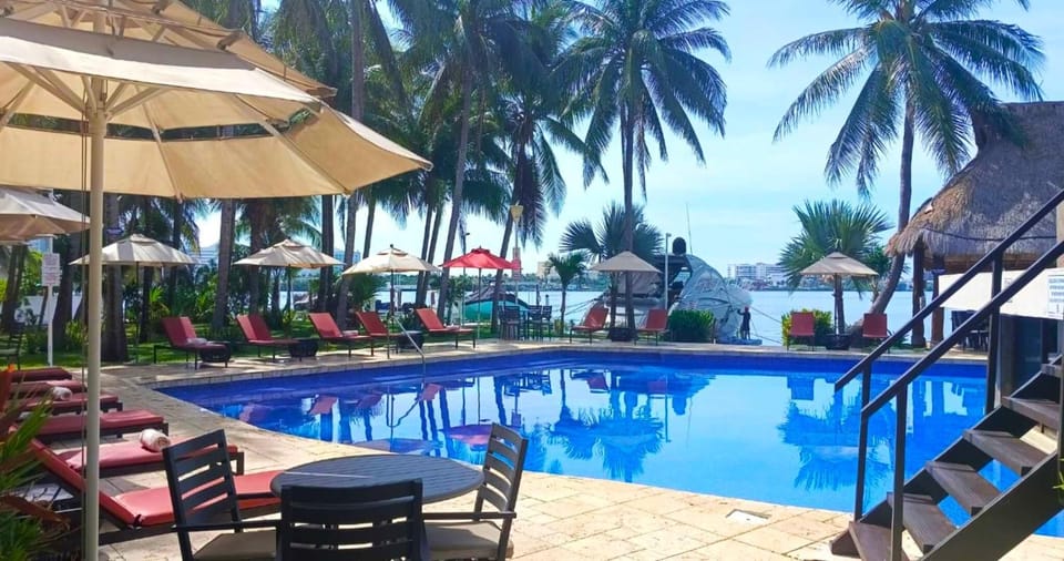 Swimming pool