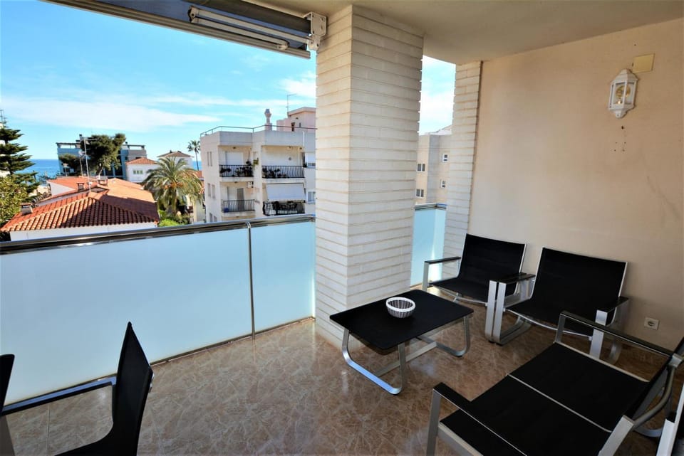 Balcony/Terrace, Street view