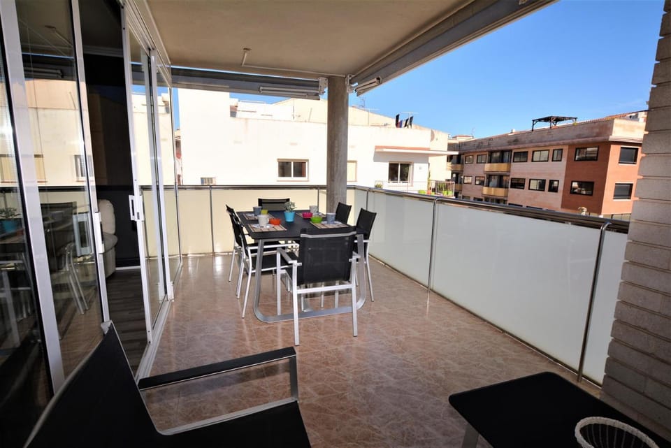 Balcony/Terrace, Quiet street view