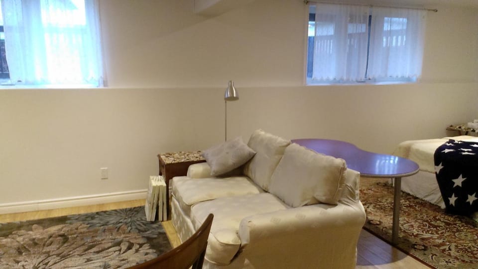 HB Guest Home 4 Bed and Breakfast in Waterloo