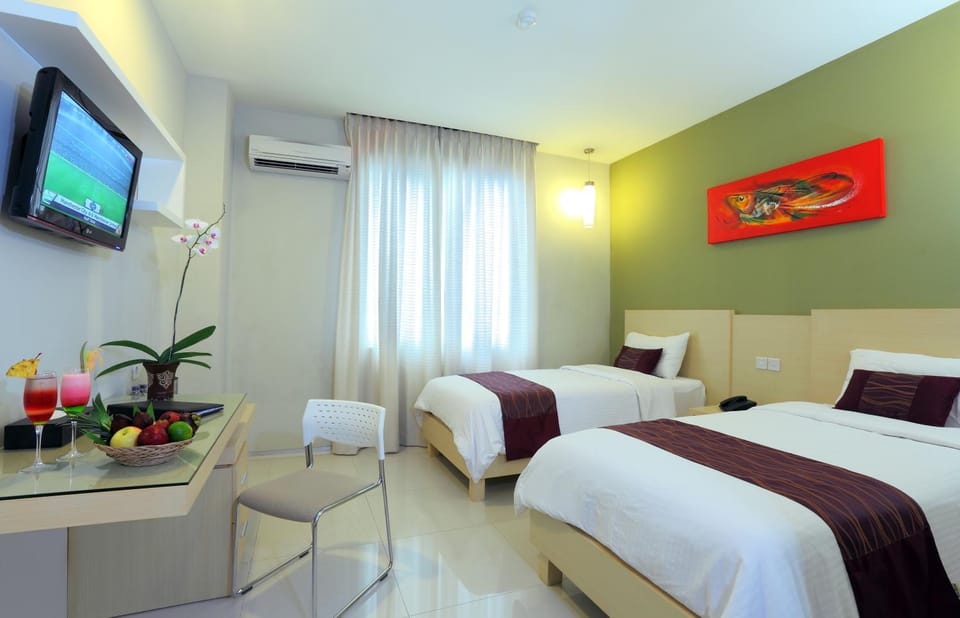 TV and multimedia, Seating area, Bedroom