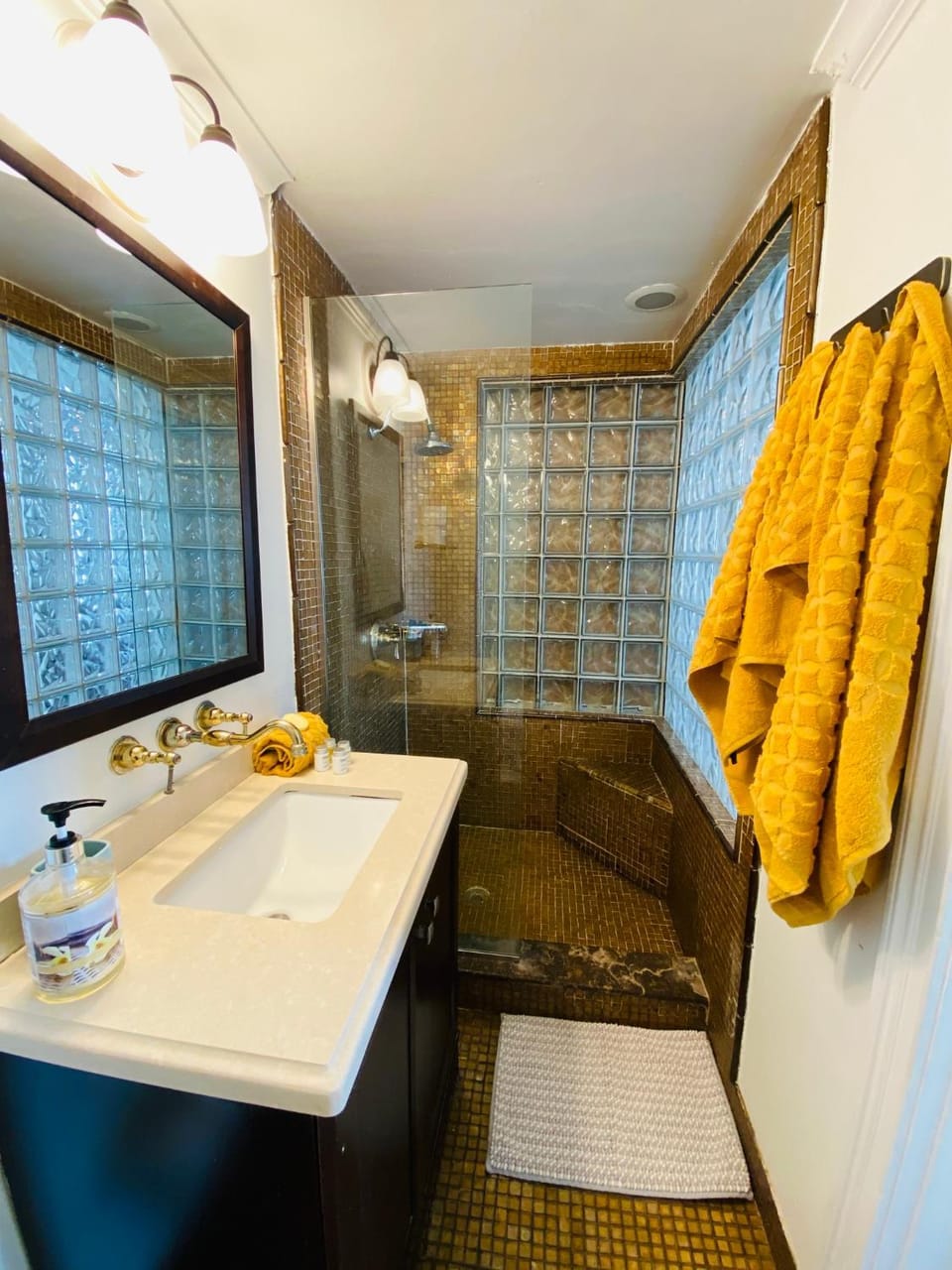 Shower, Bathroom, towels