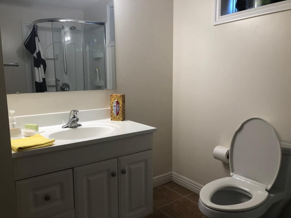 HB Guest Home 5 Bed and Breakfast in Waterloo