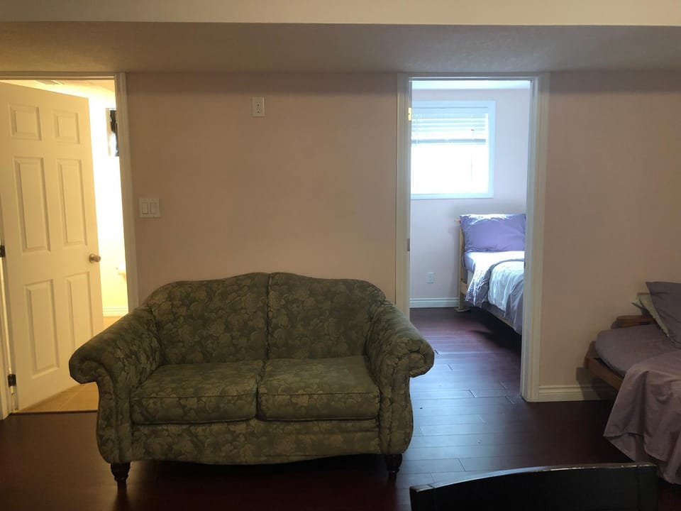 HB Guest Home 5 Bed and Breakfast in Waterloo