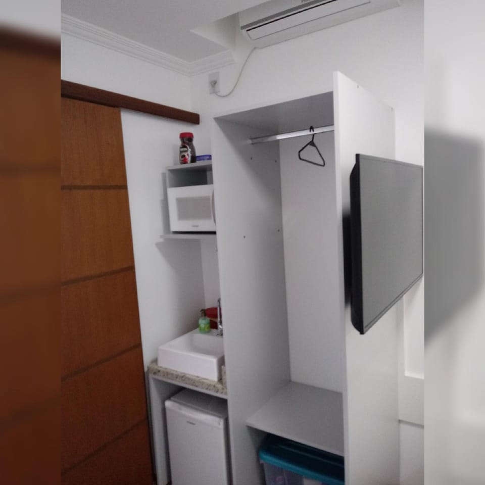 TV and multimedia, Coffee/tea facilities, Dining area, Bedroom, minibar, oven, wardrobe, air conditioner