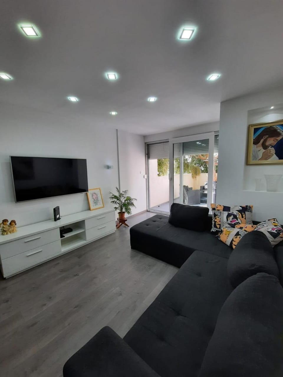 Vice Apartment in Omiš bus station