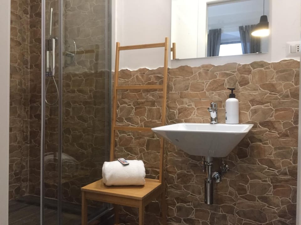 Shower, Bathroom, Bedroom