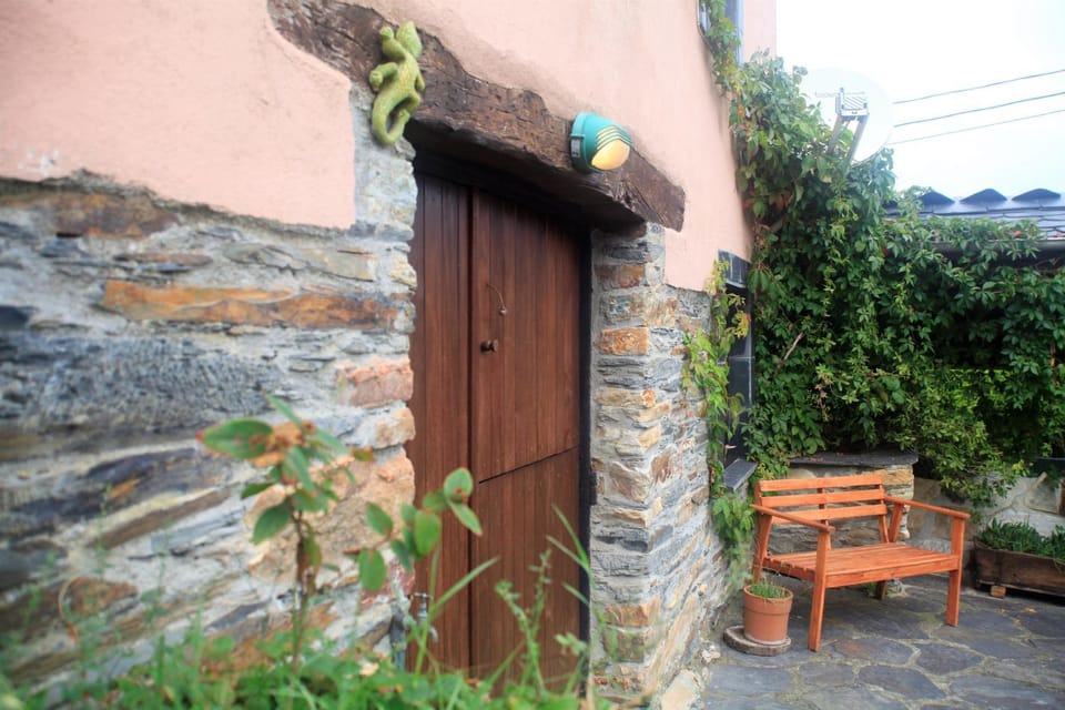 Facade/entrance, Facility for disabled guests