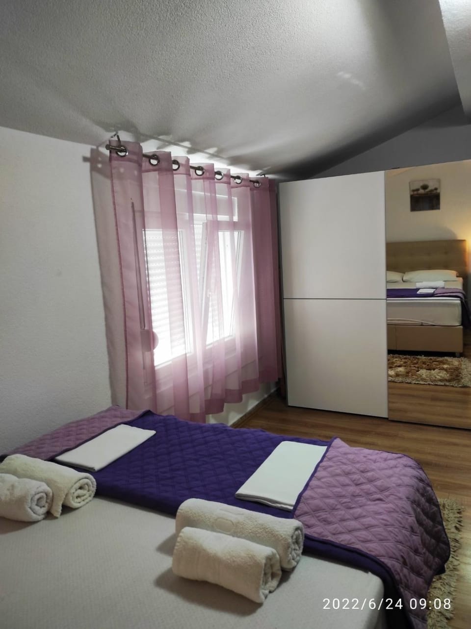 Photo of the whole room, Bedroom