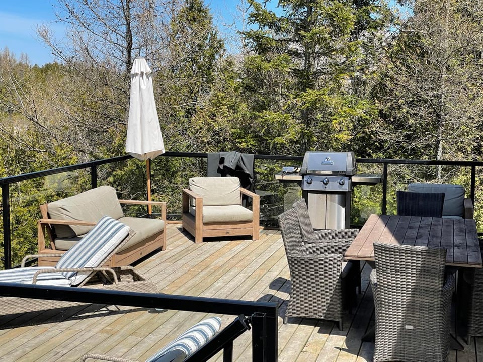 Home of the Living Sunset House in Northern Bruce Peninsula