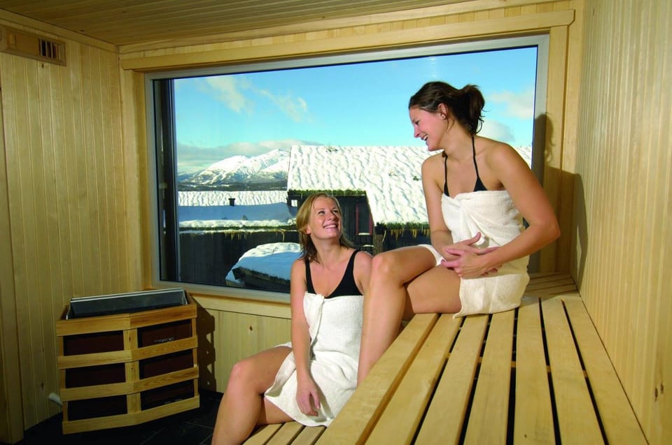 Sauna, Swimming pool