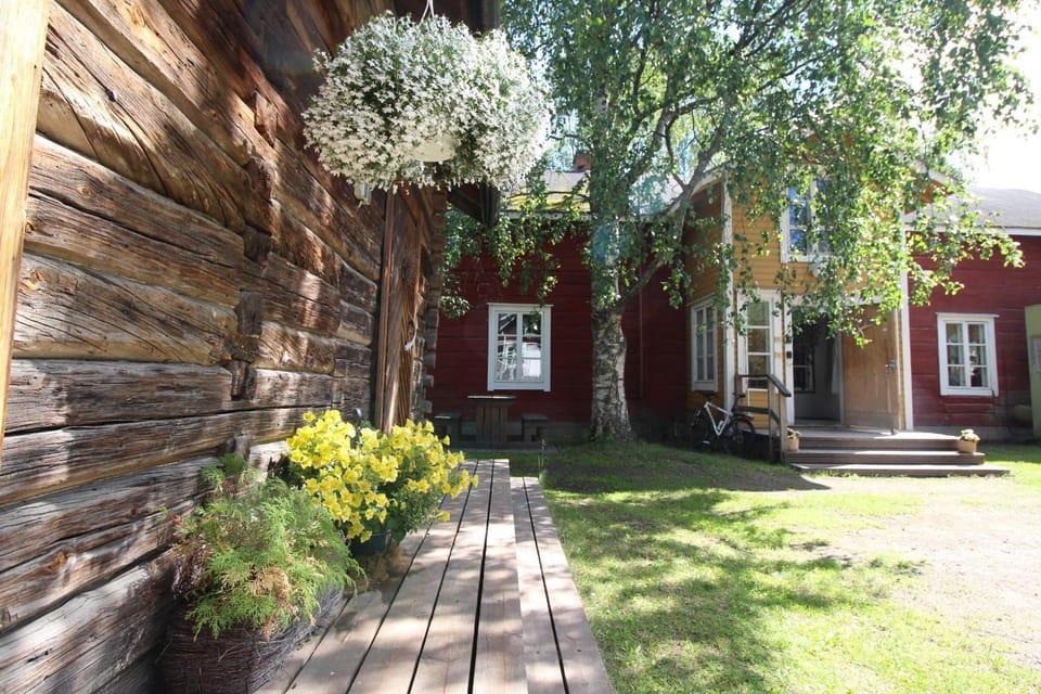 Facade/entrance, Summer, Garden