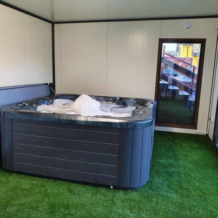 Willa Kwiatano - Plac zabaw & Jacuzzi & Basen & Sauna - Budynek C Campground/ 
RV Resort in West Pomeranian Voivodeship, Poland