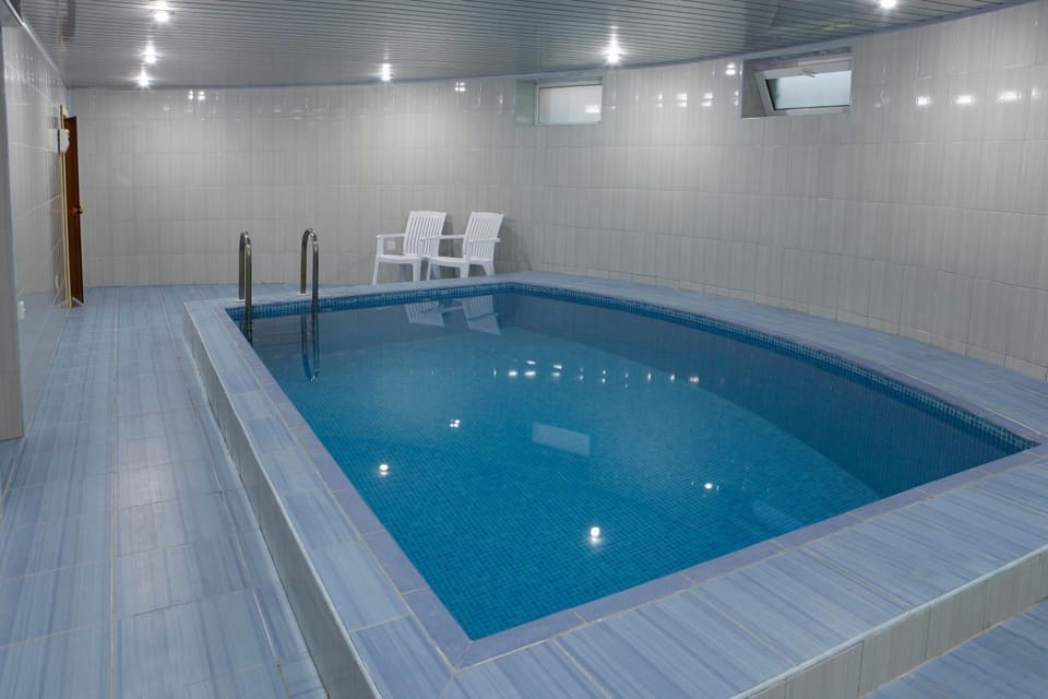 Swimming pool, Swimming pool