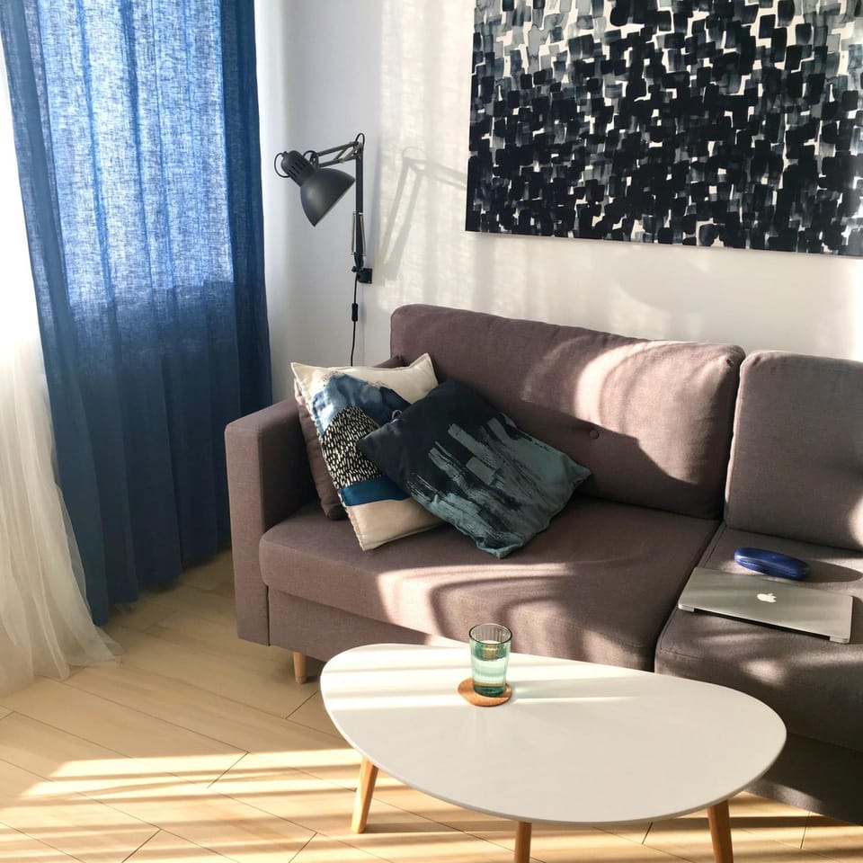 Bed, Kitchen or kitchenette, Living room, Photo of the whole room, Decorative detail, Seating area