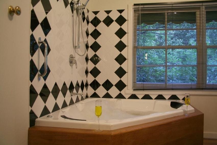 Bathroom, Bath