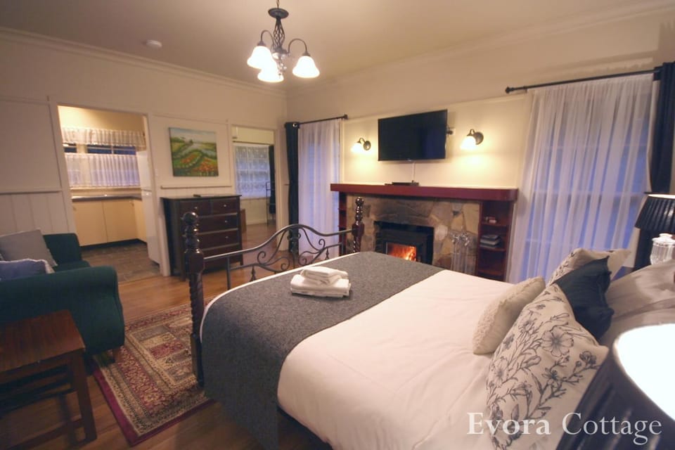 Bedroom, flat iron