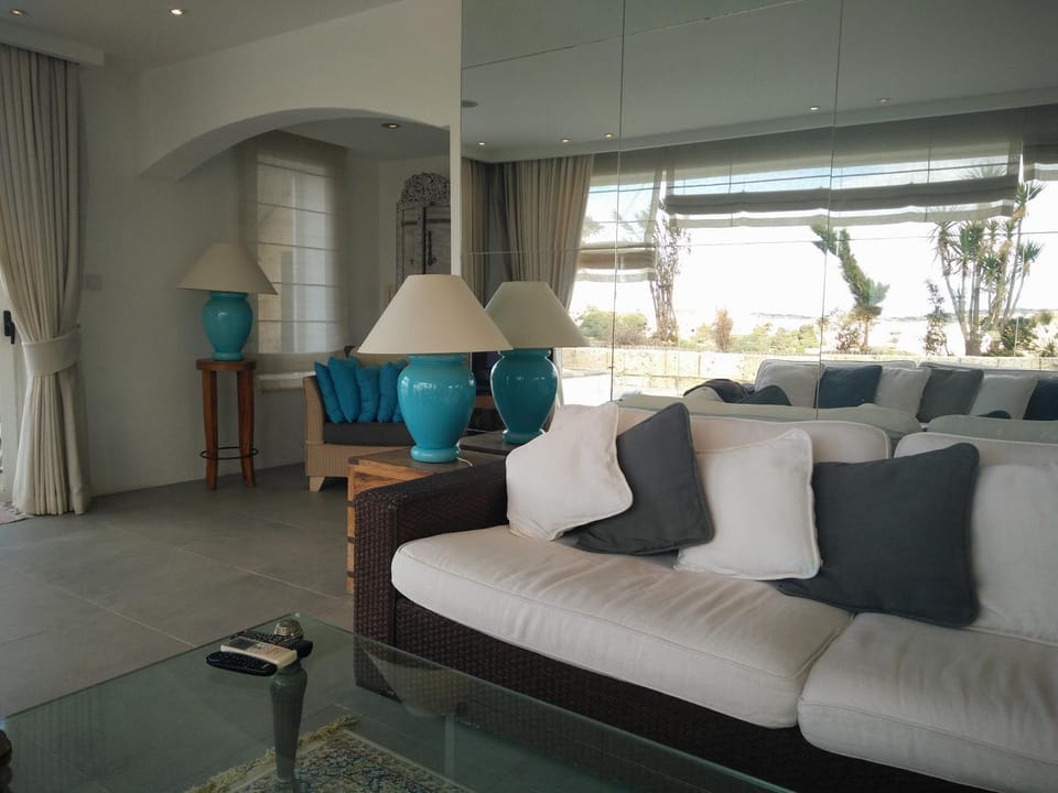 Lounge or bar