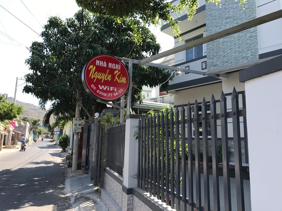 Neighbourhood, Logo/Certificate/Sign