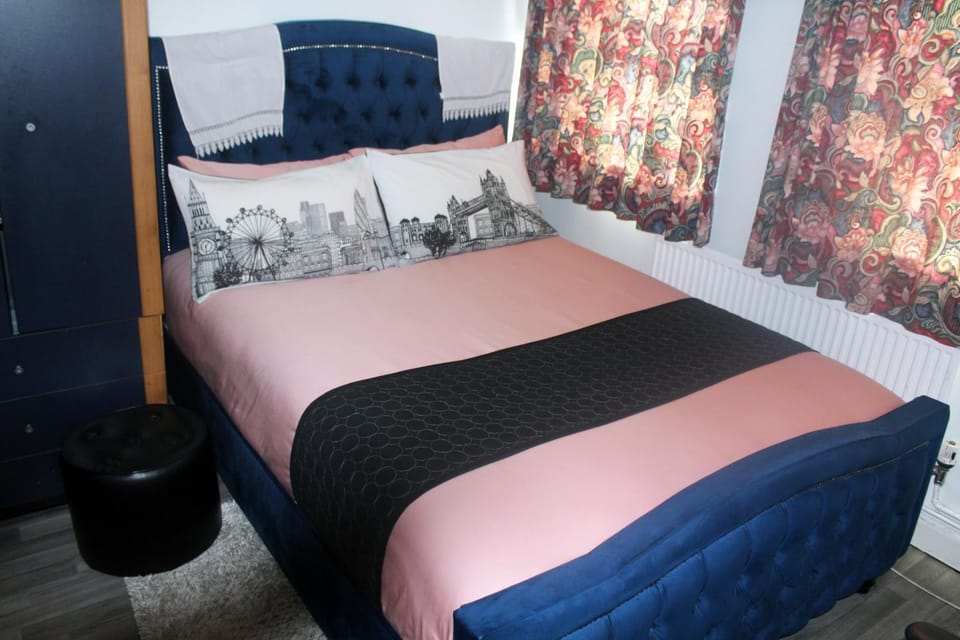 Bed, Bedroom, wardrobe
