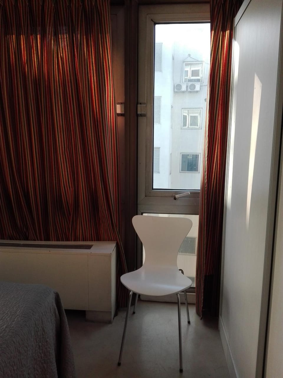 Photo of the whole room, Decorative detail, Decorative detail