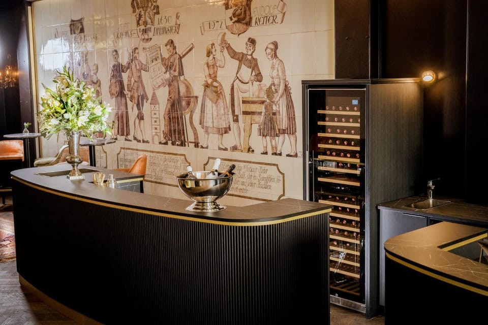 Lounge or bar