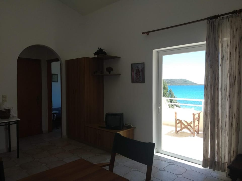 Gialos Village Apartment hotel in Islands