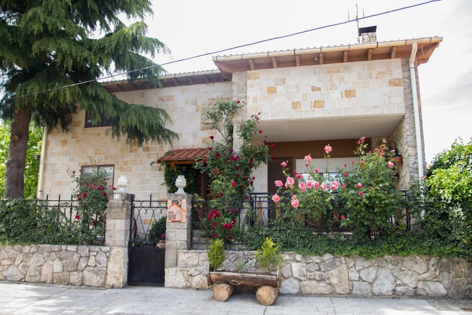 Casa Rural el Cedro Country House in Castile and León