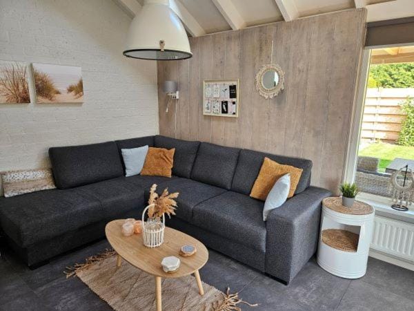 Bungalow Schotvanger House in North Holland (province)