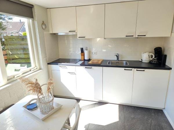Bungalow Schotvanger House in North Holland (province)
