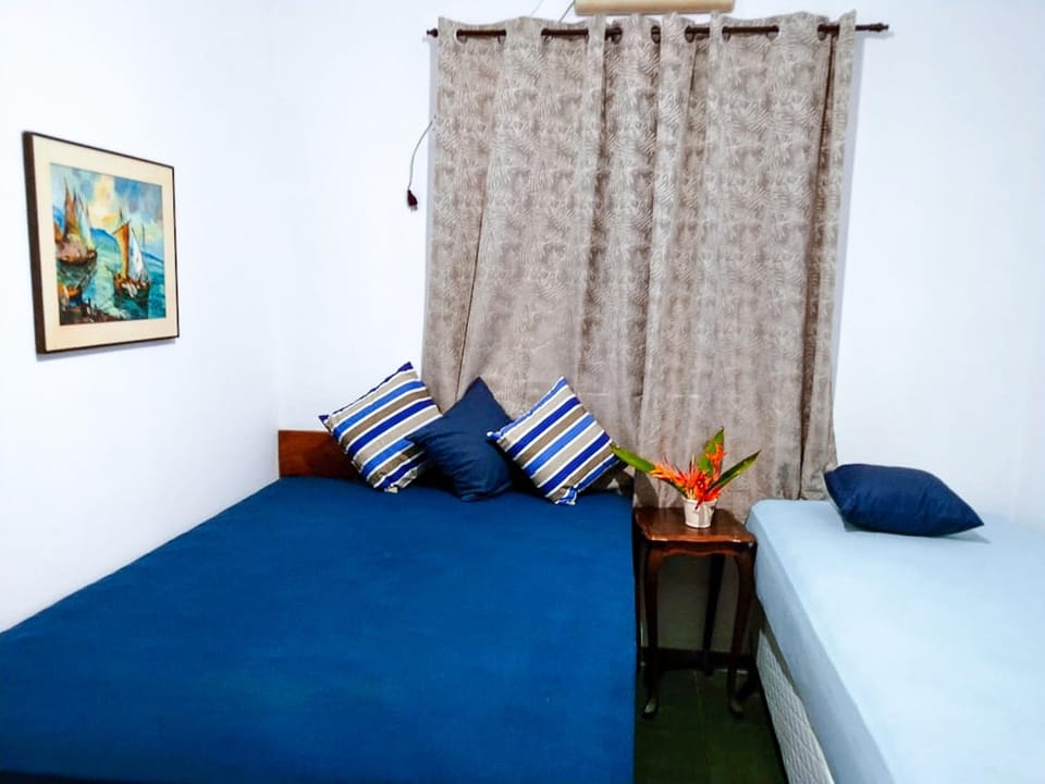 Photo of the whole room, Decorative detail