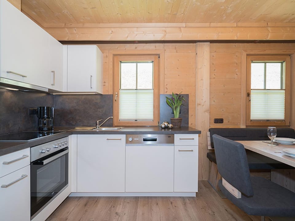 Kitchen or kitchenette, Seating area, Dining area