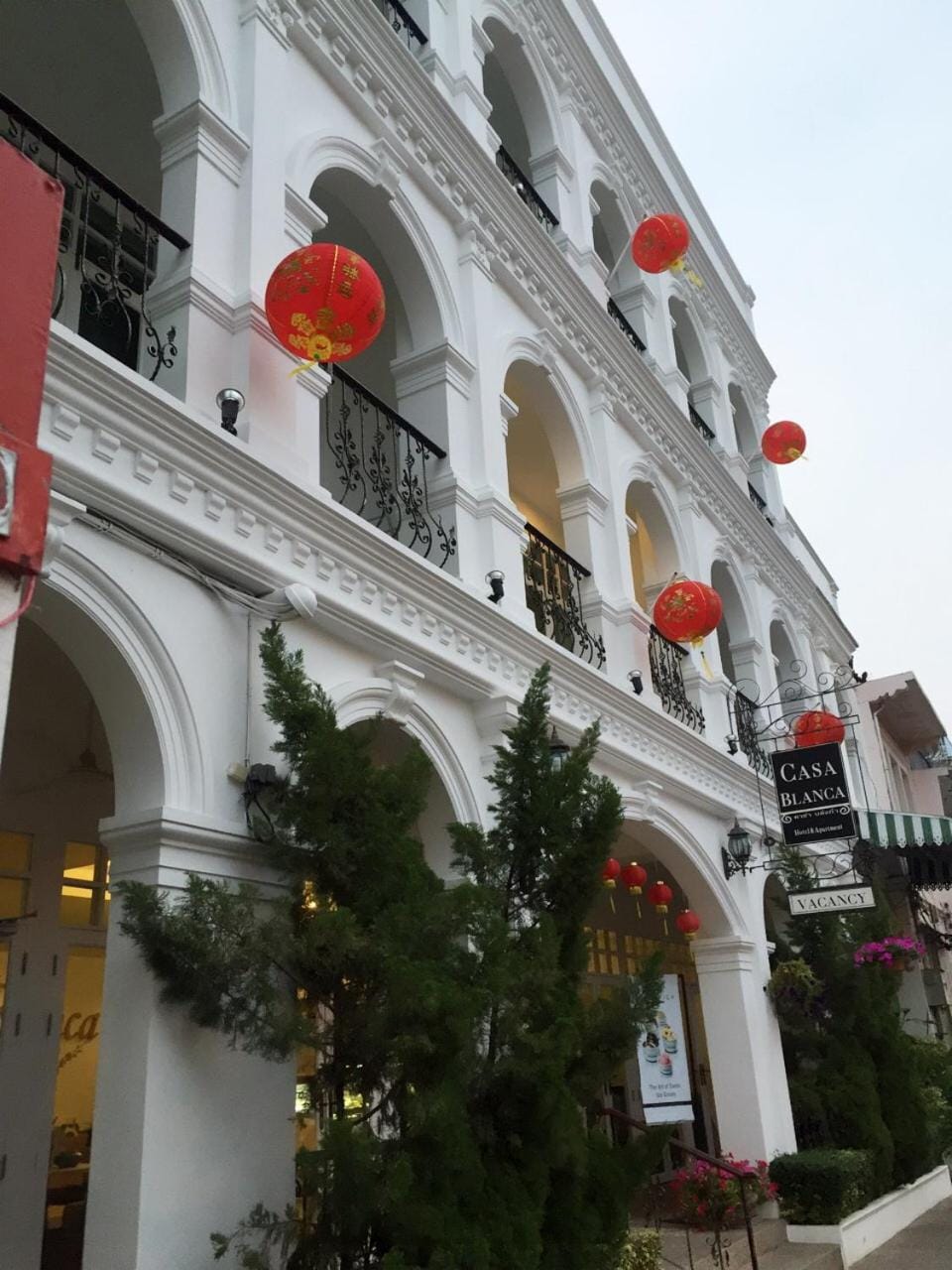 Facade/entrance