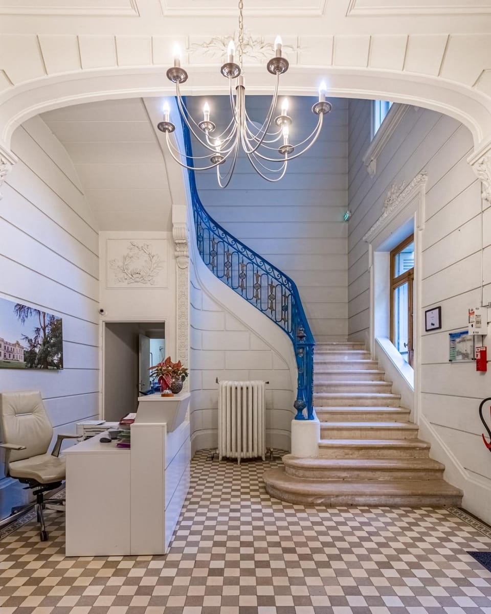 Hôtel Château La Chèze - Bordeaux Floirac Hotel in Nouvelle-Aquitaine