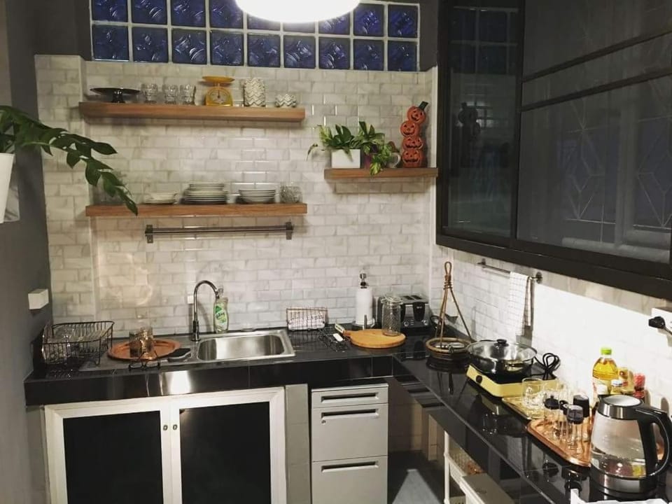 TANA CASA 12 Large Sathorn 6BR Townhome with Parking House in Bangkok