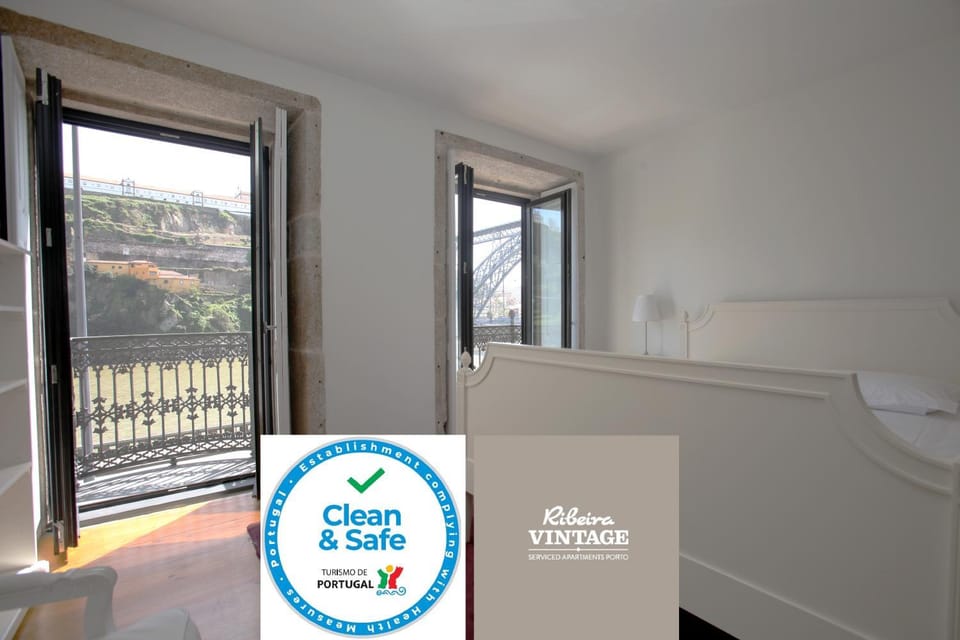 Property logo or sign, Bedroom, City view, Landmark view, River view, Certificate/Award
