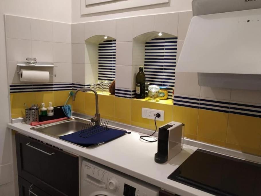 L & F Apartment's House in Minori