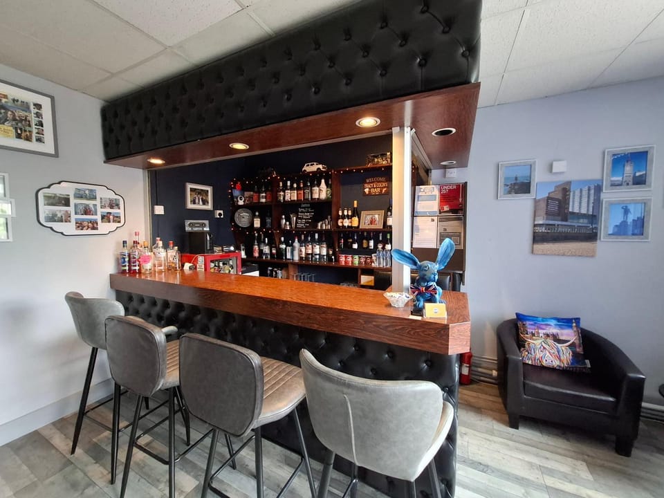 Lounge or bar, Drinks
