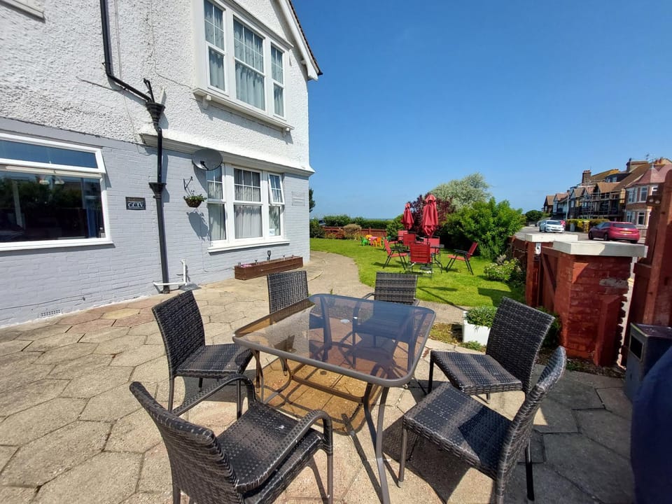 Patio, Seating area